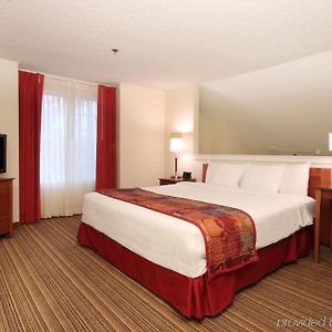 One-Bedroom King Suite
